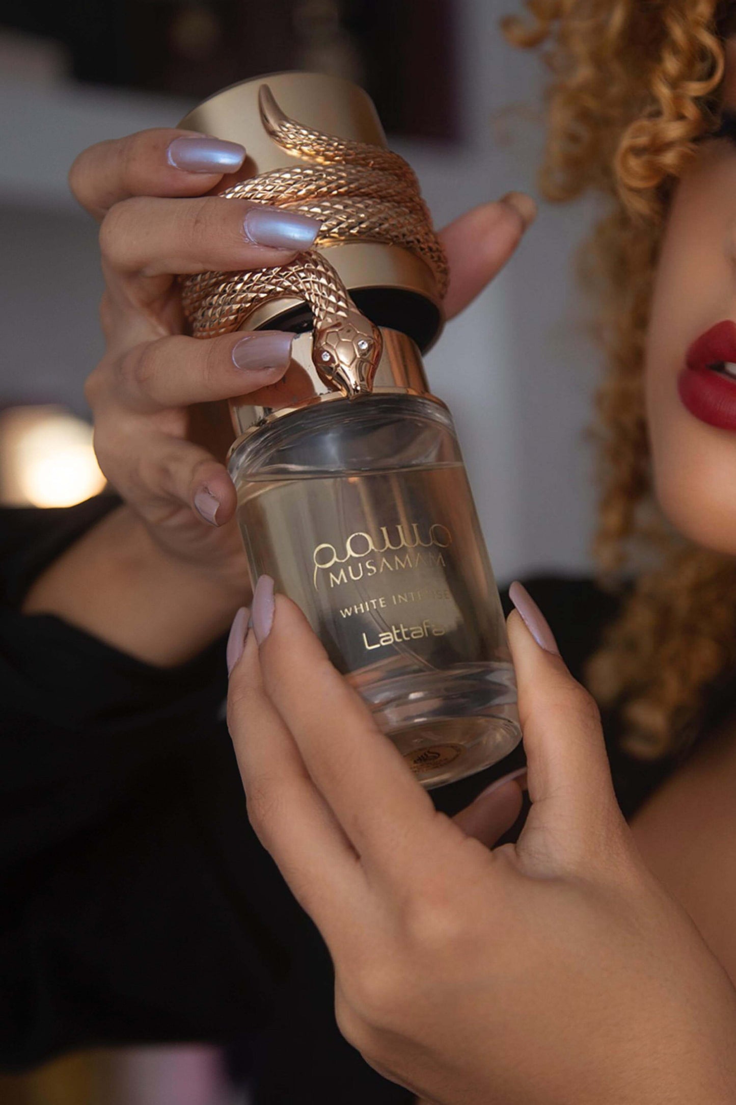 Musamam White Intense Lattafa Perfumes - Compartilhável